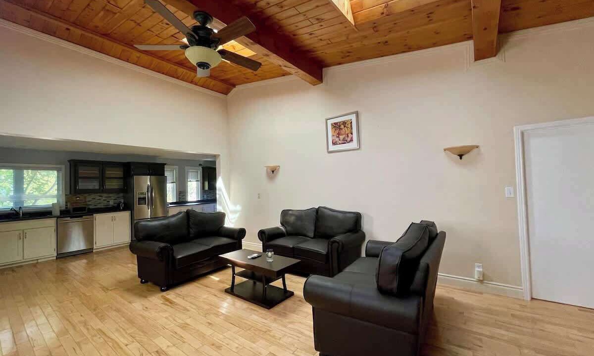 Photo of Livingroom in Bobcaygeon
