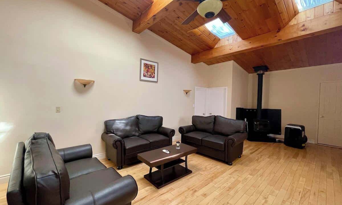 Photo of Livingroom in Bobcaygeon