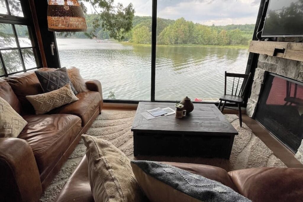 Photo of Livingroom in Utterson