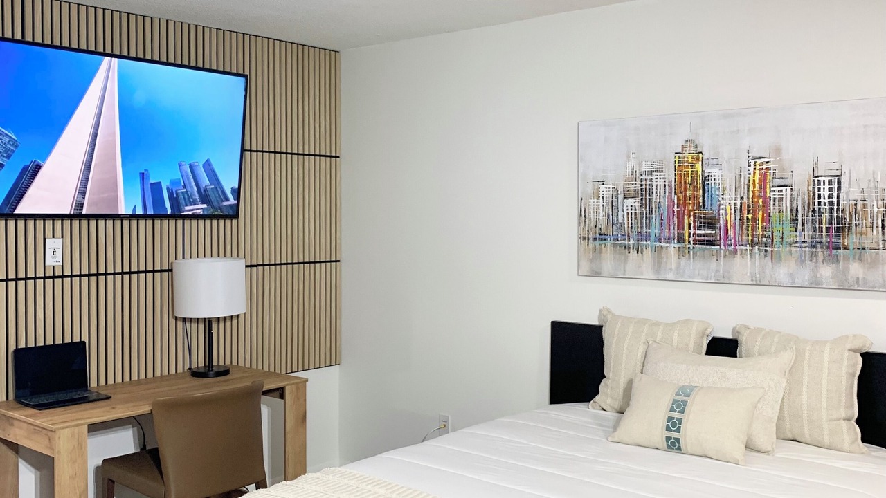 Photo of Bedroom in Bay Street Corridor