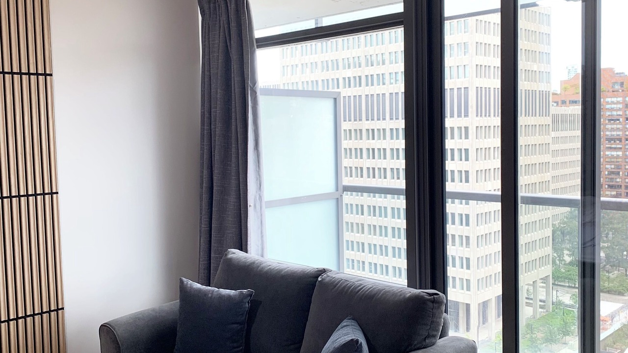 Photo of Livingroom in Bay Street Corridor