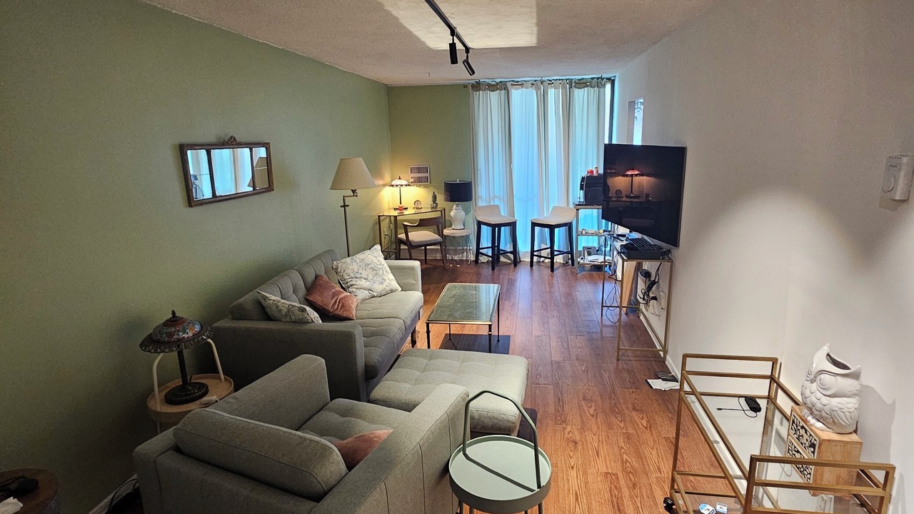 Photo of Livingroom in Church and Wellesley