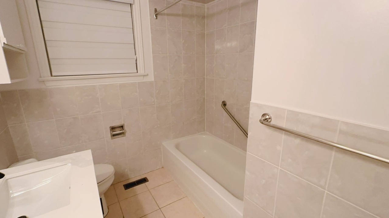 Photo of Bathroom in Applewood