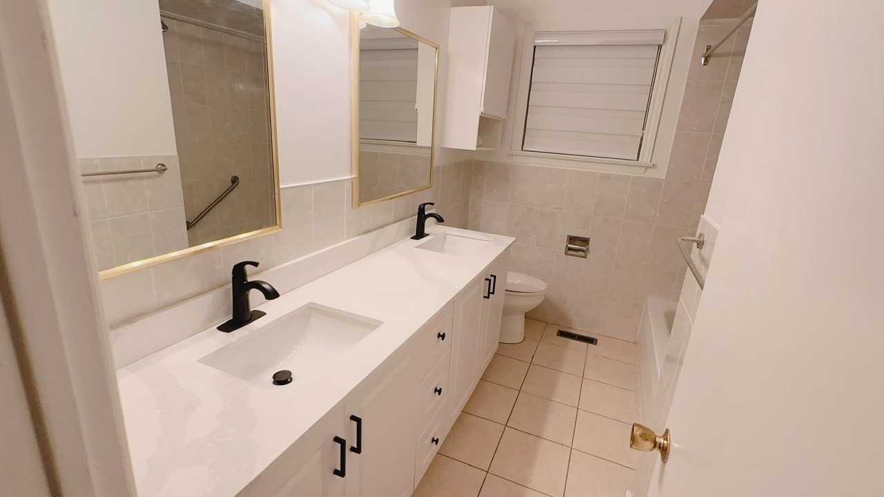 Photo of Bathroom in Applewood