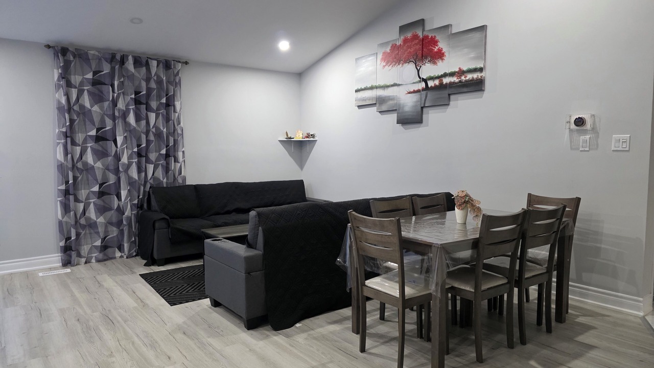 Photo of Livingroom in Durham Region