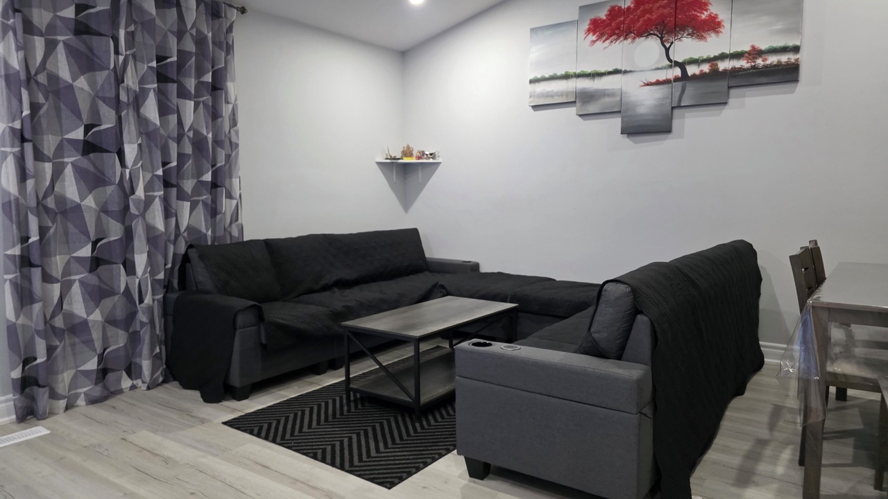 Photo of Livingroom in Durham Region