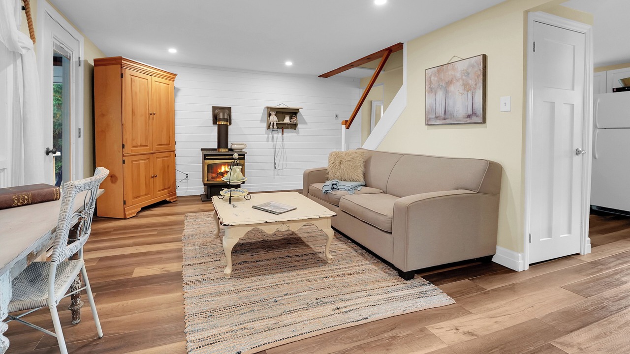 Photo of Livingroom in Central Huron