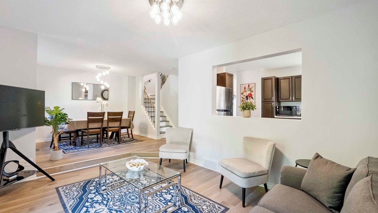 Photo of Livingroom in Ottawa Division