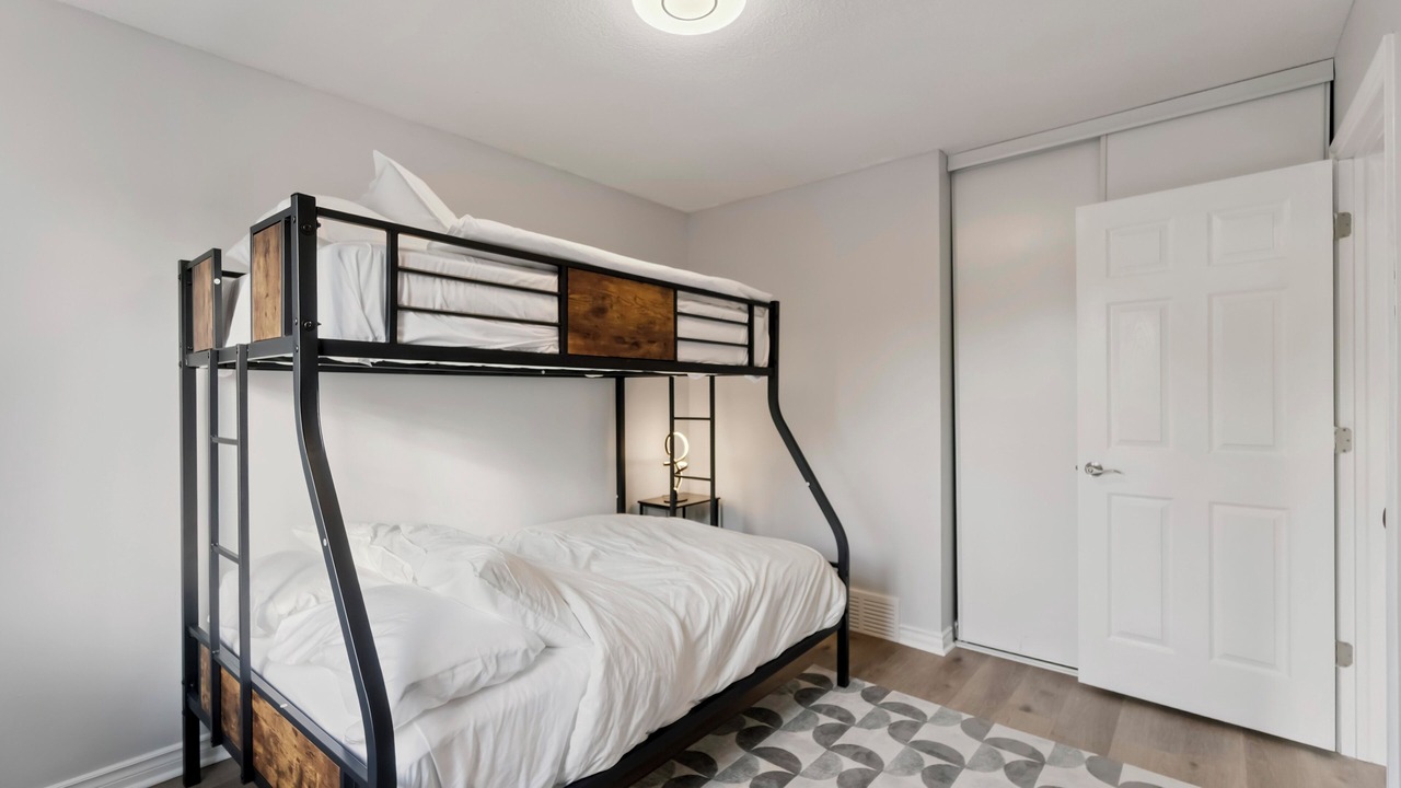 Photo of Bedroom in Ottawa Division