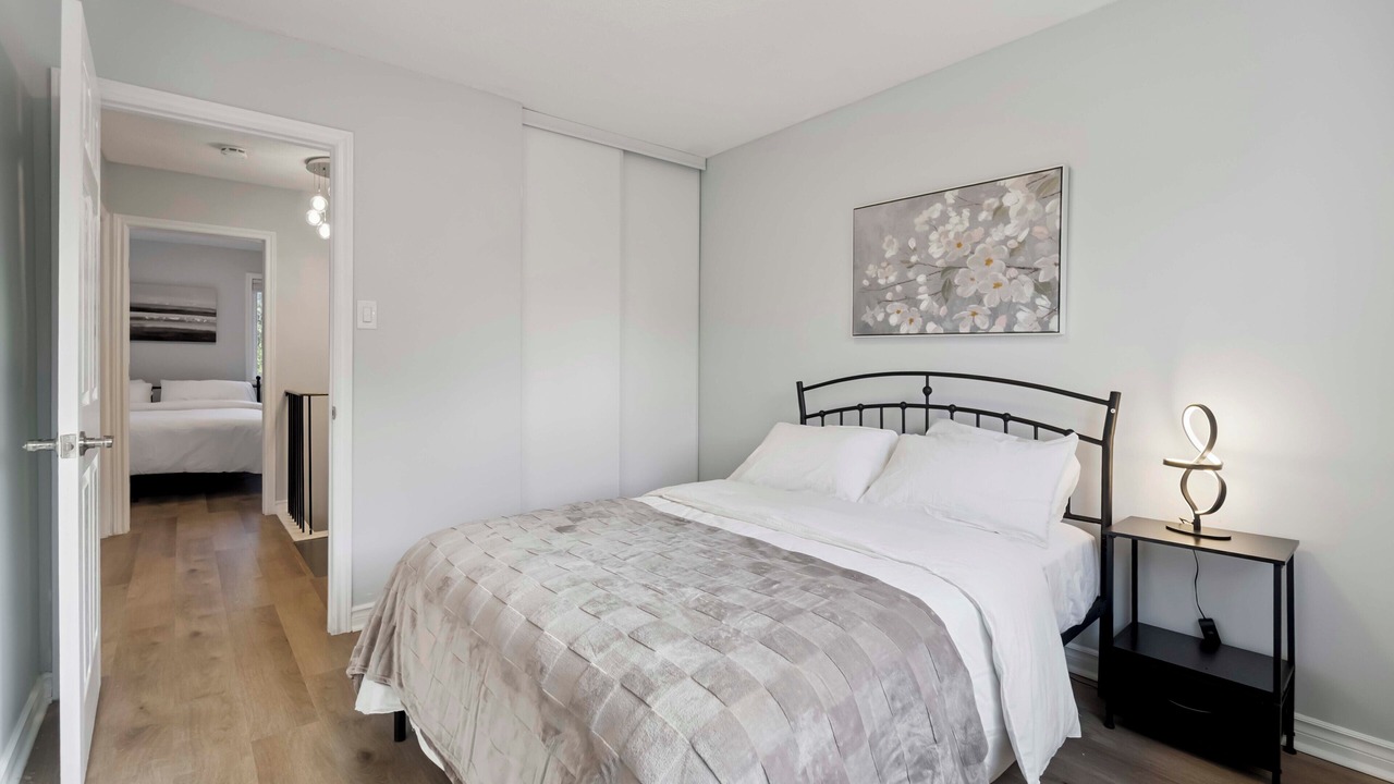 Photo of Bedroom in Ottawa Division