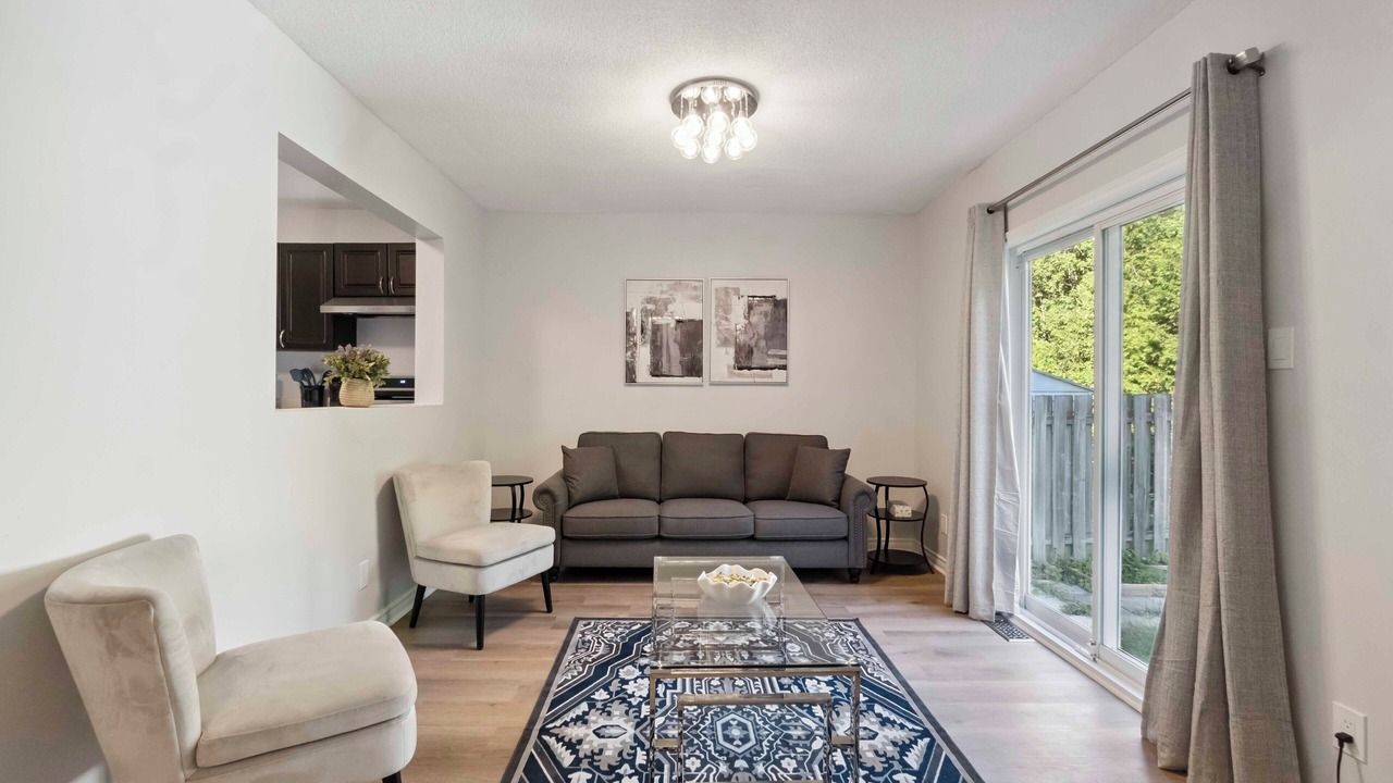 Photo of Livingroom in Ottawa Division