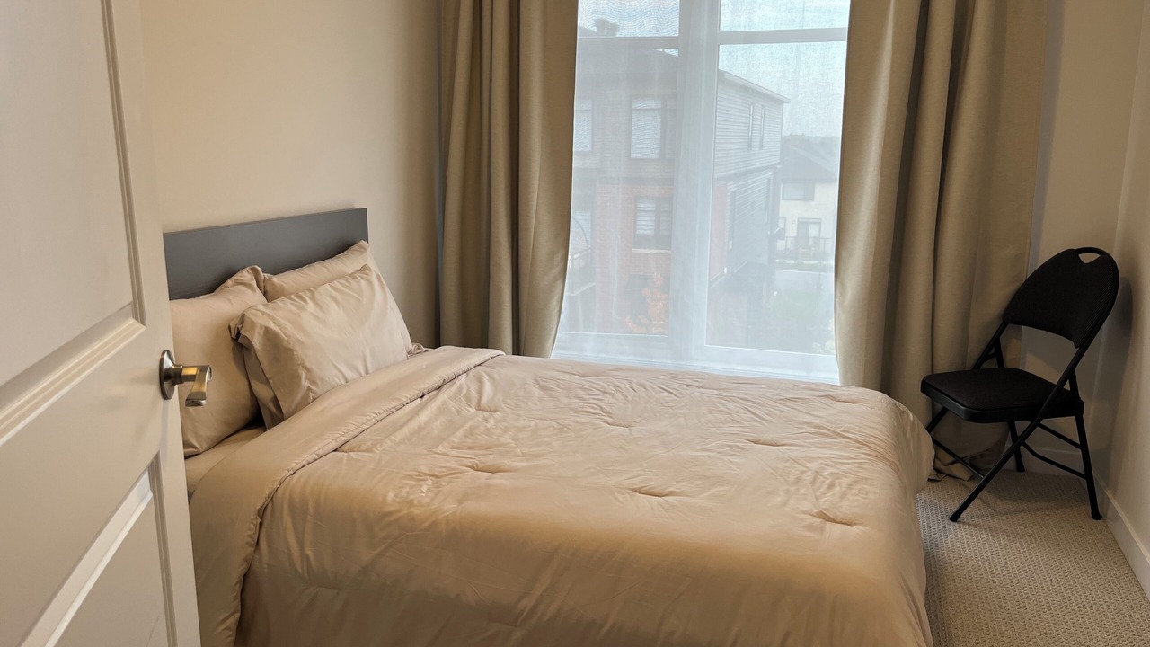 Photo of Bedroom in Ottawa Division