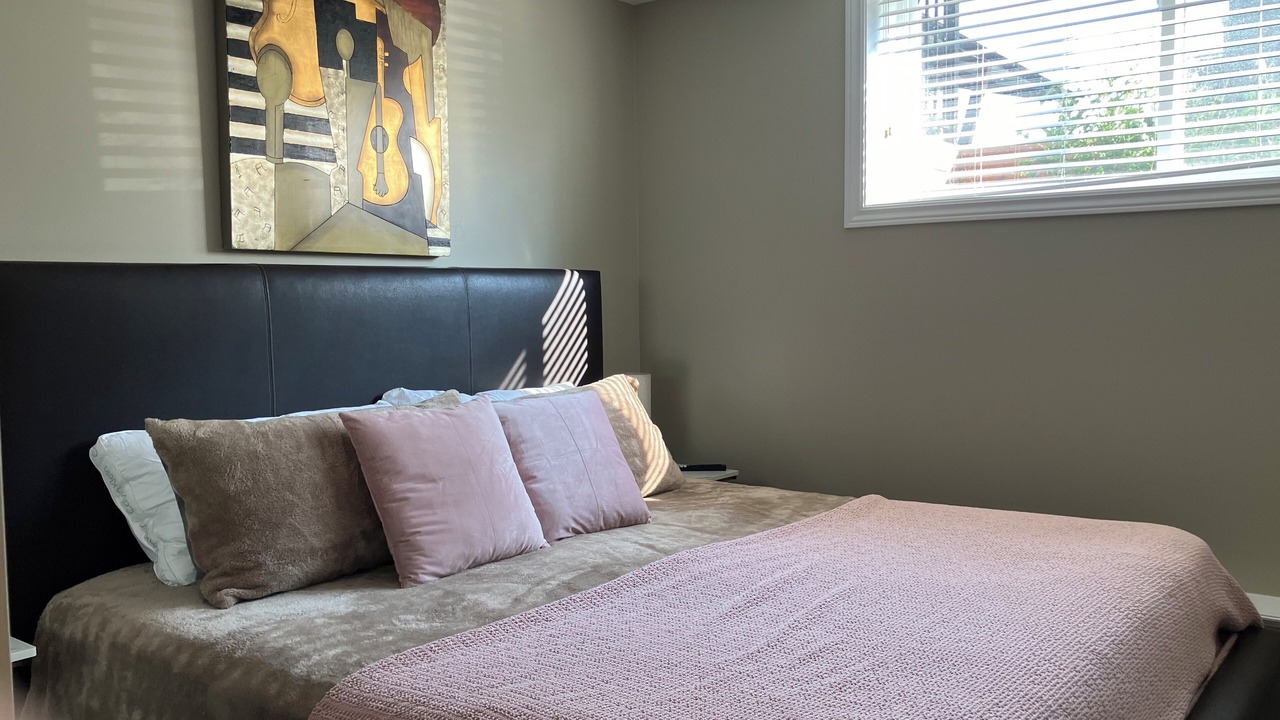 Photo of Bedroom in Ottawa Division