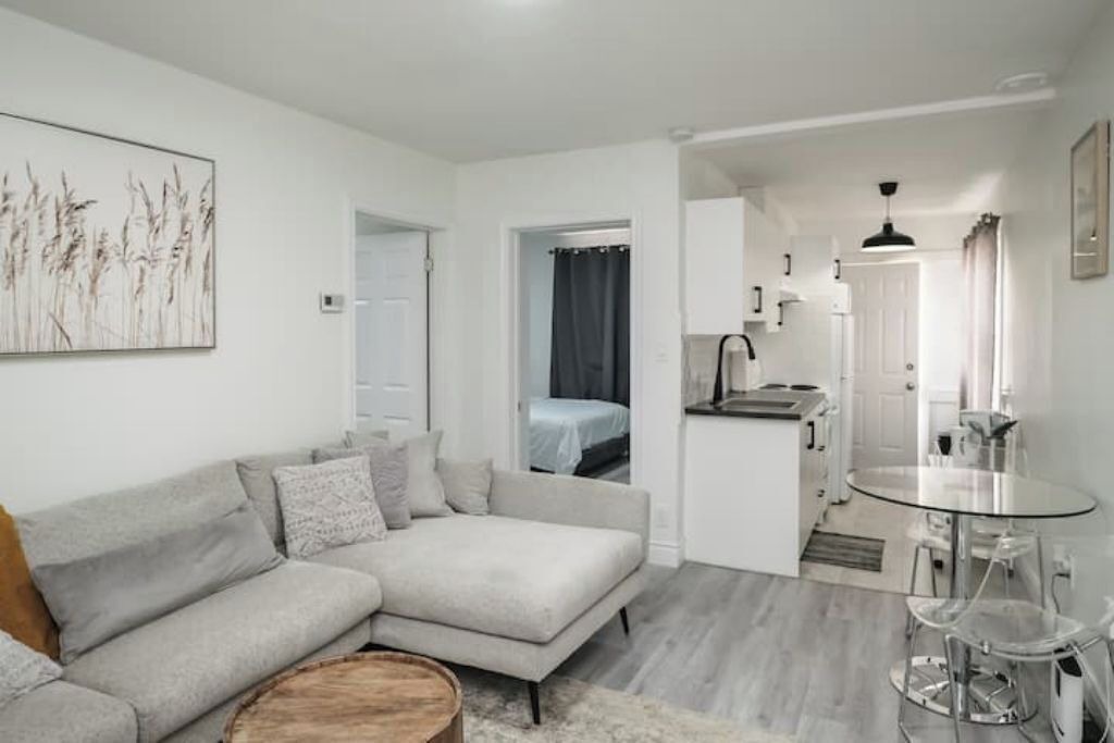 Photo of Livingroom in East Windsor
