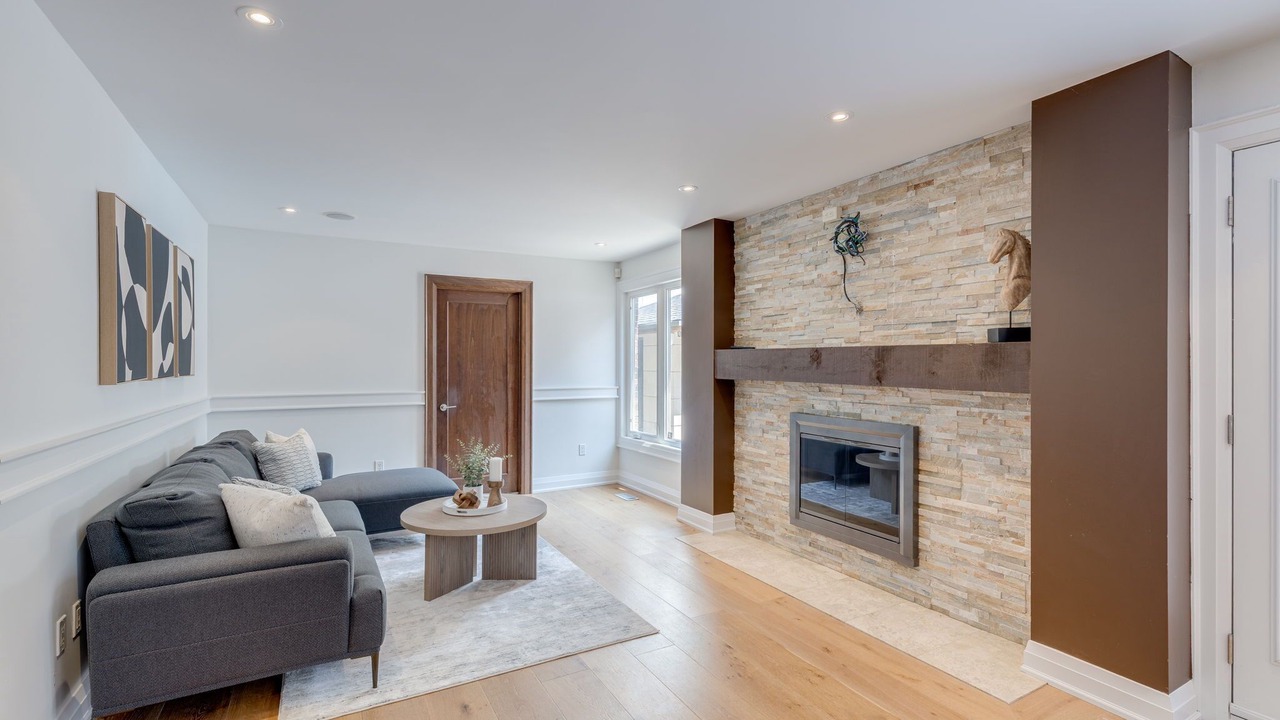 Photo of Livingroom in King City