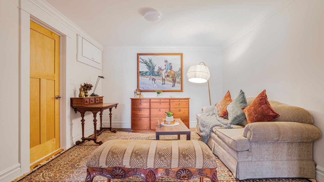 Photo of Livingroom in Scugog