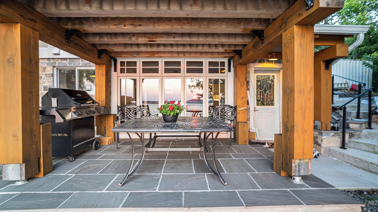 Photo of Patio Balcony in Scugog