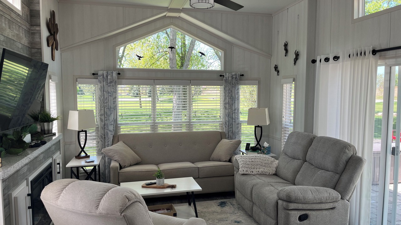 Photo of Livingroom in Pointe aux Roches