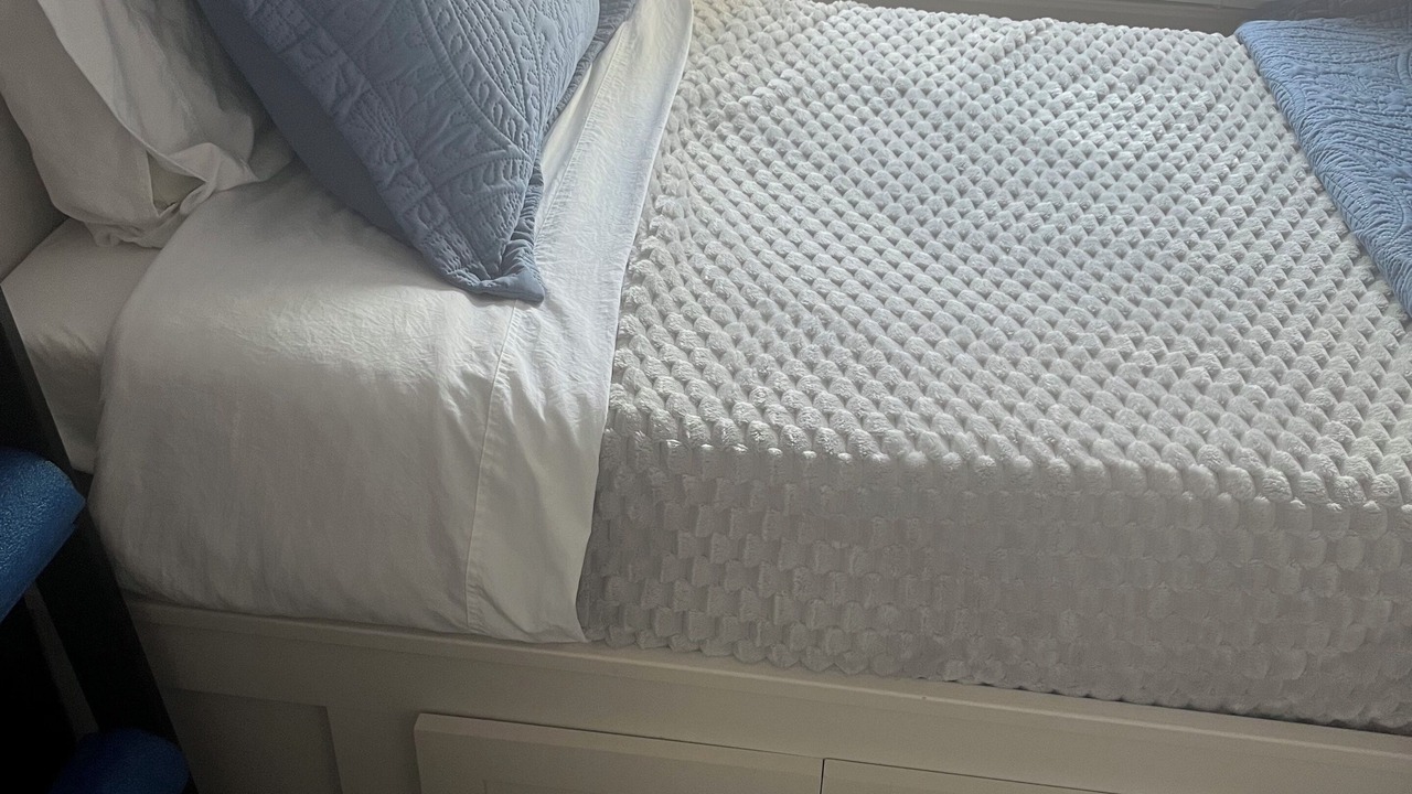 Photo of Bedroom in Pointe aux Roches