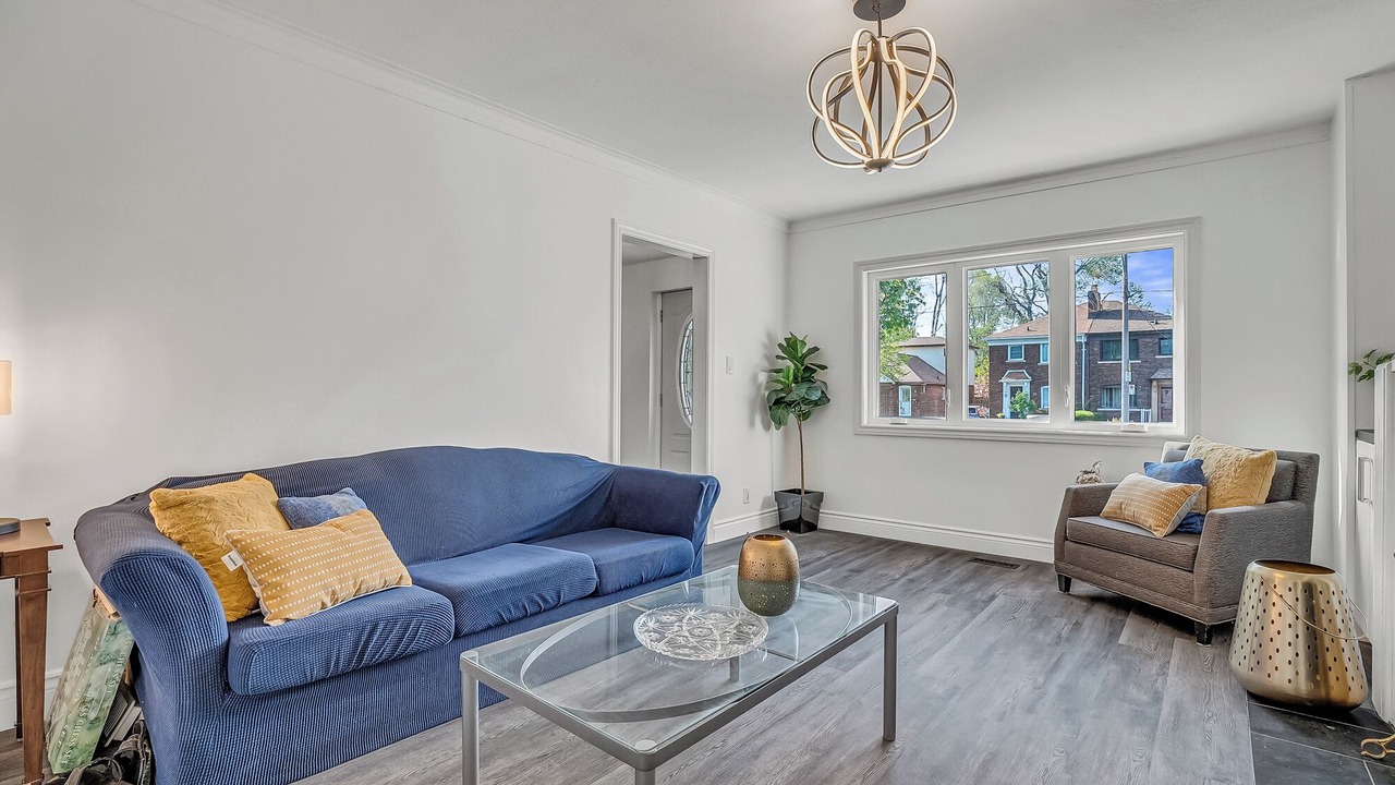 Photo of Livingroom in East York