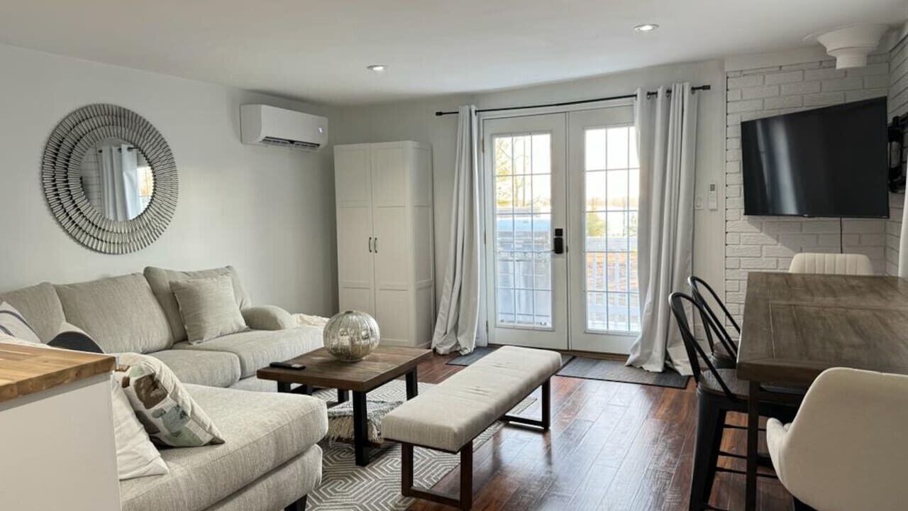 Photo of Livingroom in Gravenhurst