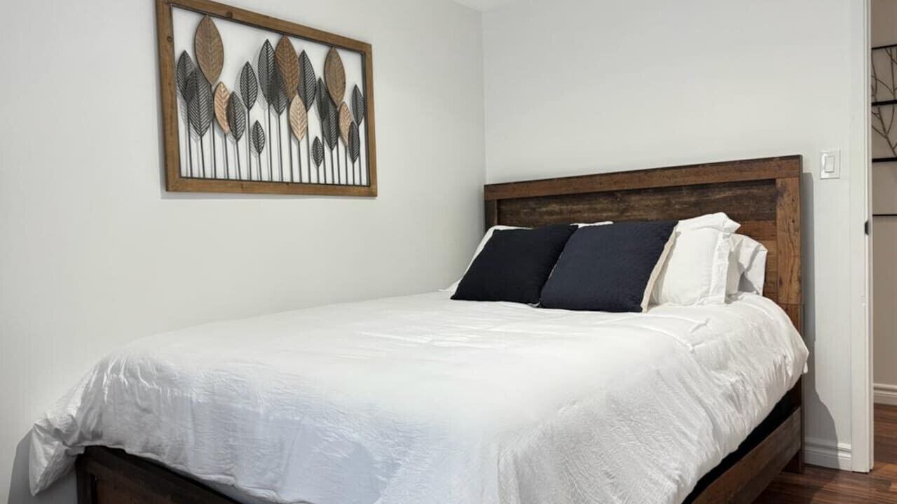 Photo of Bedroom in Gravenhurst