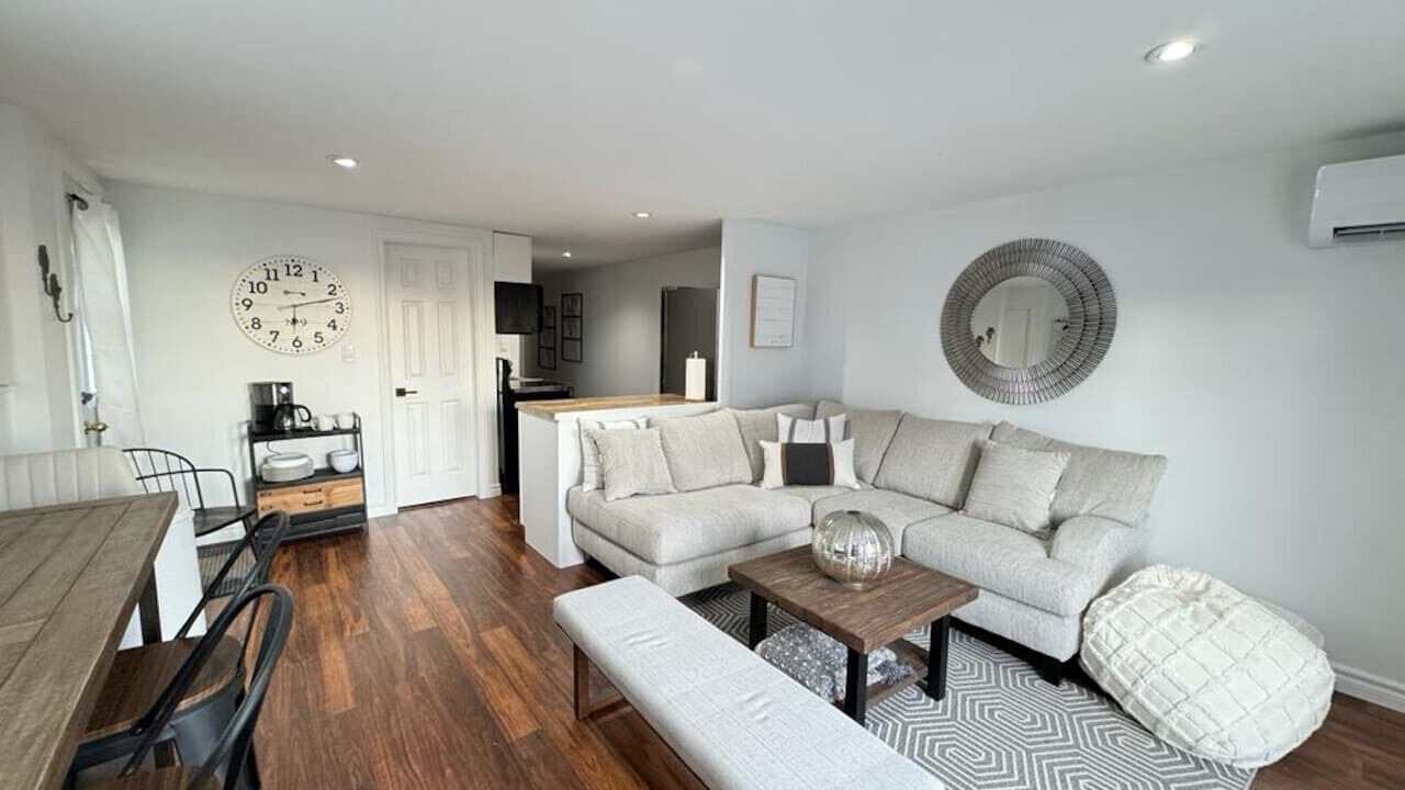 Photo of Livingroom in Gravenhurst
