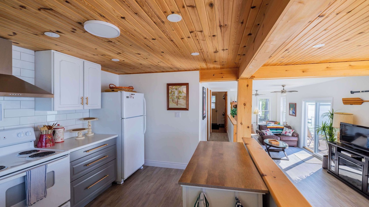 Photo of Kitchen in Central Frontenac