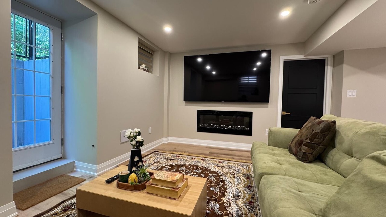 Photo of Livingroom in Richmond Hill