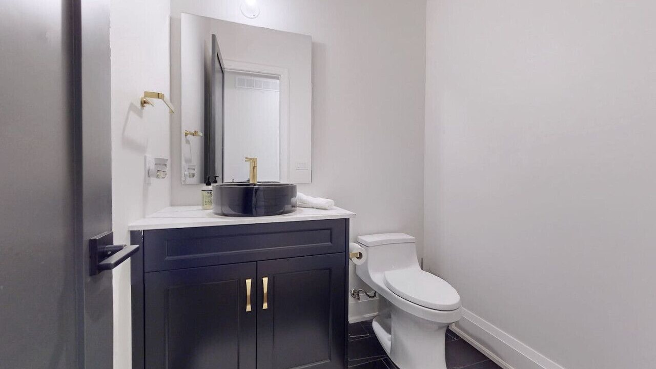 Photo of Bathroom in Fort Erie