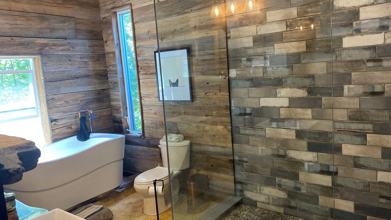 Photo of Bathroom in Unorganized Centre Parry Sound