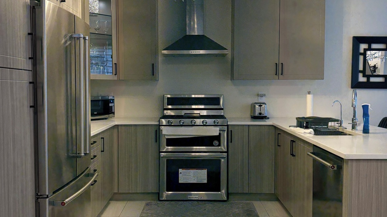 Photo of Kitchen in East Gwillimbury