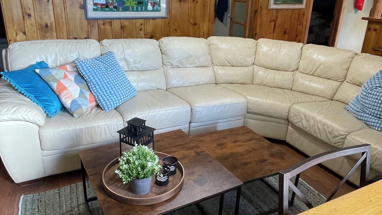 Photo of Livingroom in Algonquin Highlands