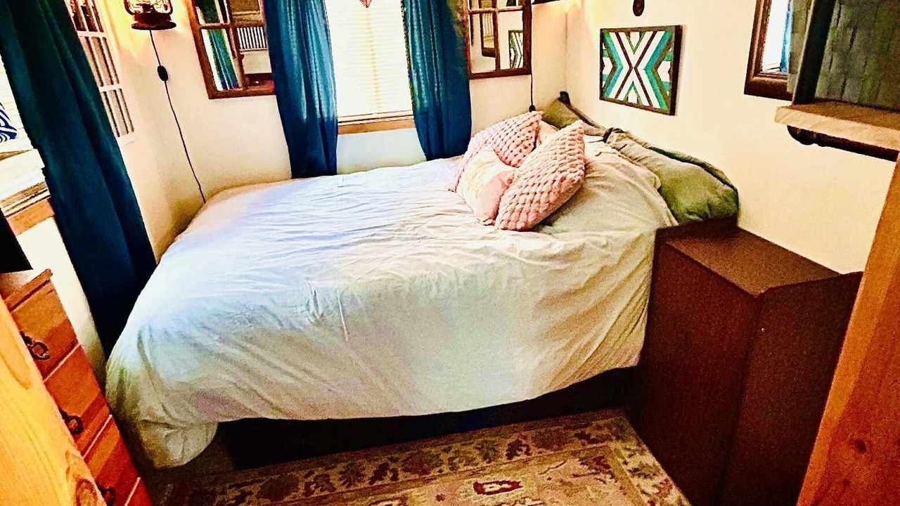Photo of Bedroom in Saginaw