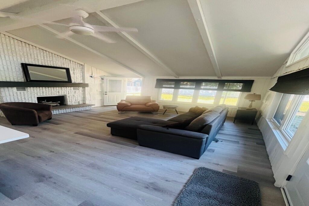 Photo of Livingroom in Port Colborne