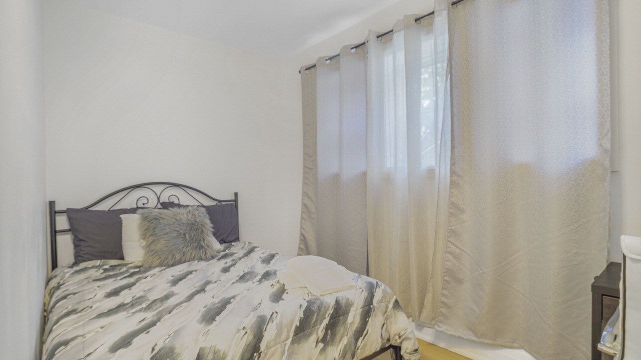 Photo of Bedroom in Thorold