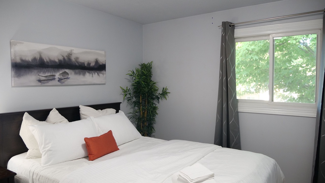 Photo of Bedroom in Amherstview