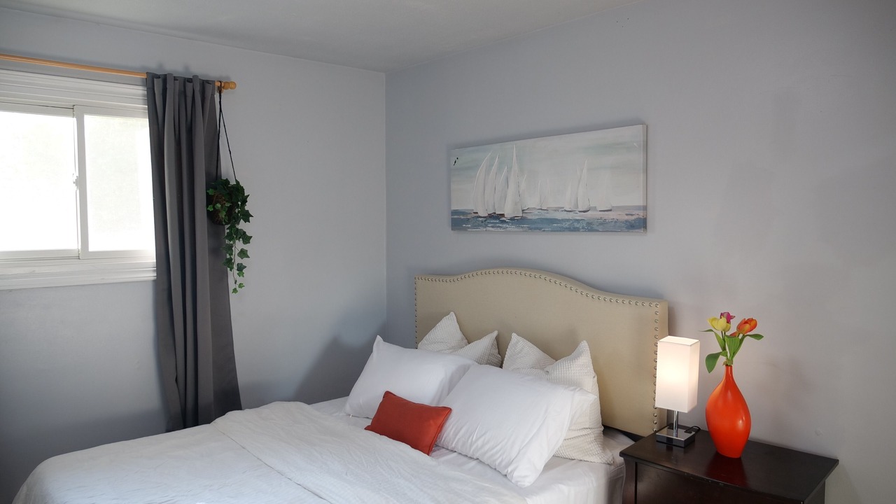 Photo of Bedroom in Amherstview