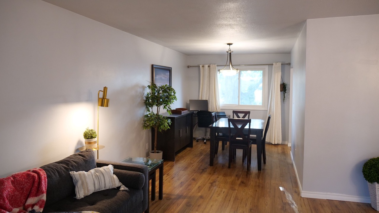 Photo of Livingroom in Amherstview