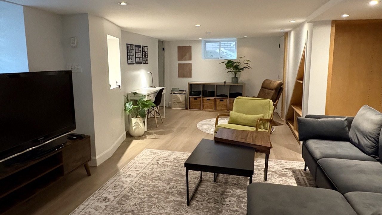 Photo of Livingroom in Carlingwood - McKellar Park - Laurentien View