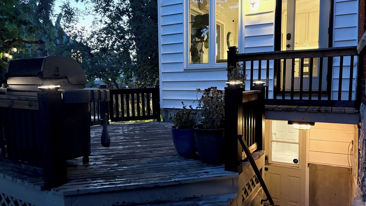 Photo of Patio Balcony in Carlingwood - McKellar Park - Laurentien View