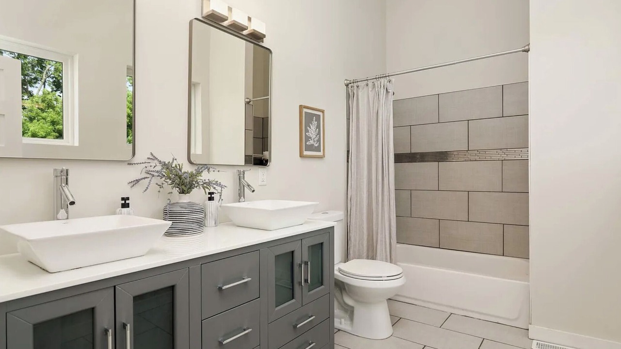 Photo of Bathroom in Mankato