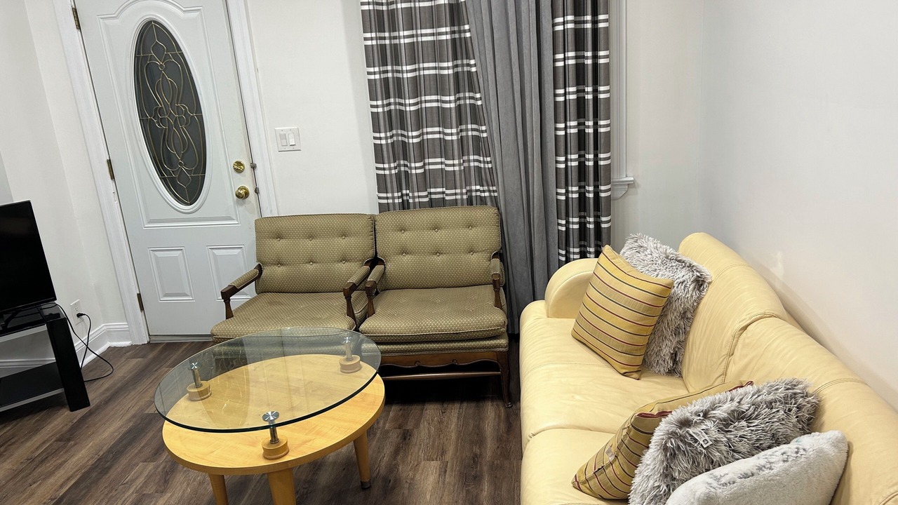 Photo of Livingroom in Durham Region