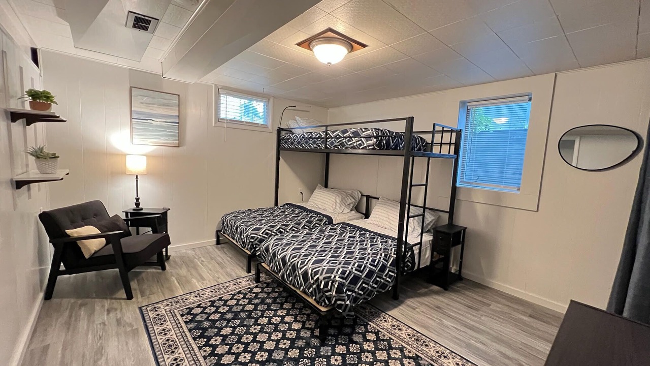 Photo of Bedroom in Kenwood