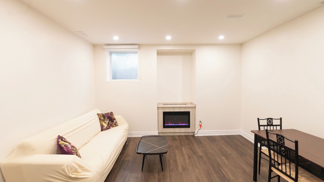 Photo of Livingroom in Oakville
