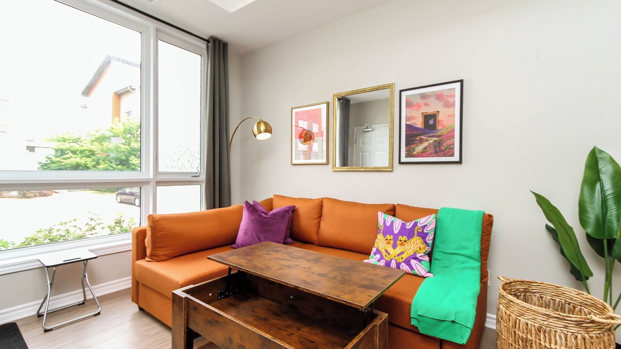 Photo of Livingroom in Ottawa Division