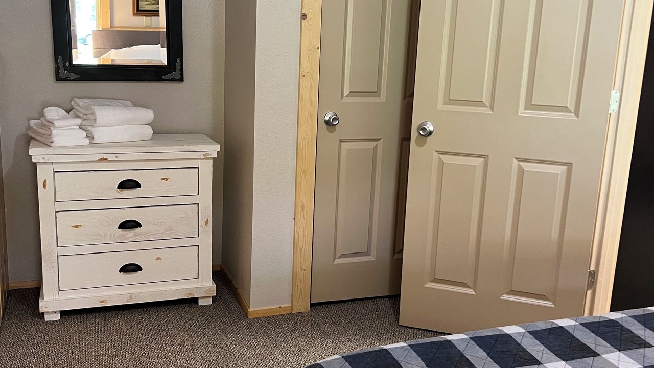 Photo of Bedroom in Lake Shore