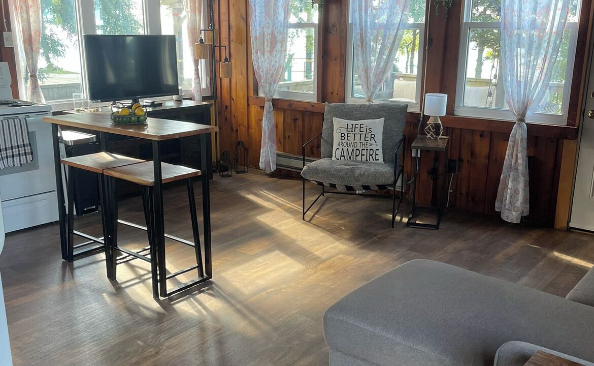 Photo of Livingroom in Dunnville