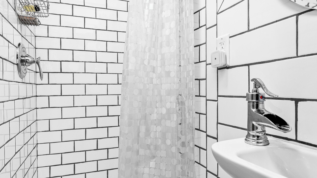 Photo of Bathroom in Endion