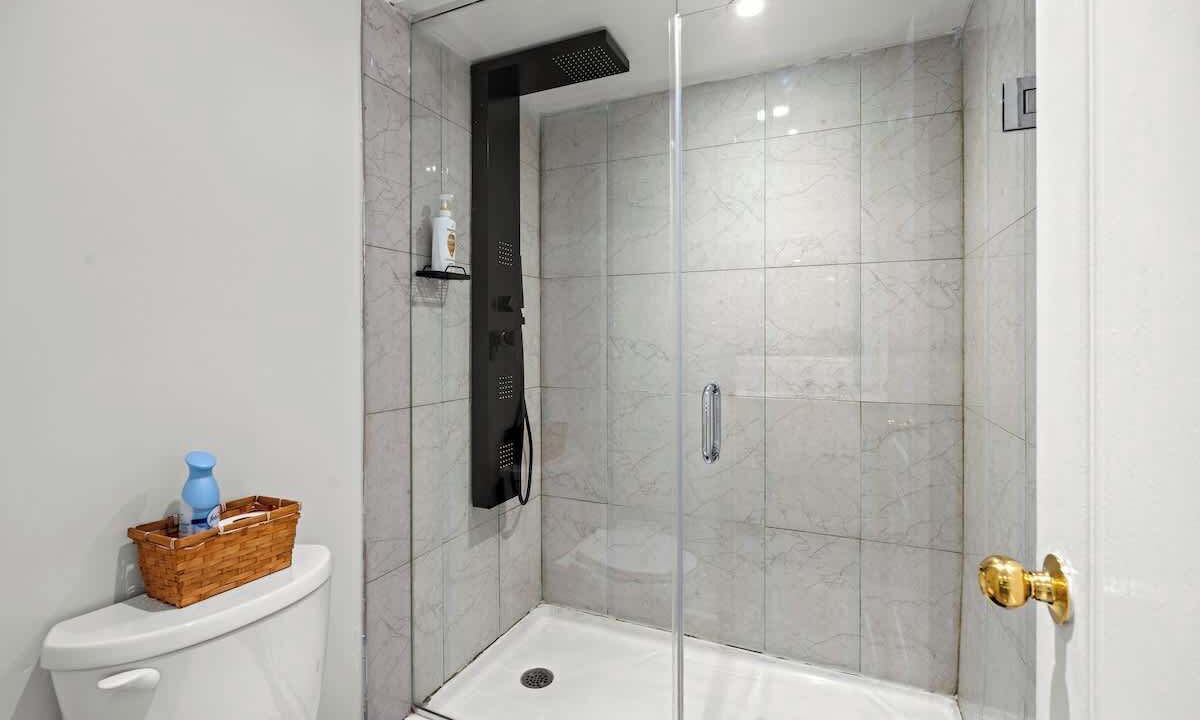 Photo of Bathroom in Hurontario